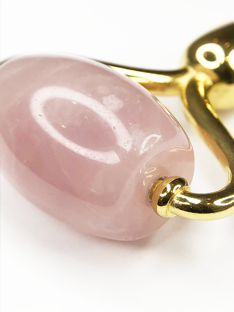 rose stone roller in a necklace form